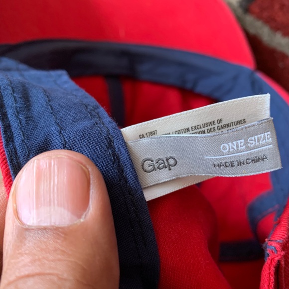 GAP cap with adjustable strap, GUC - Picture 6 of 6